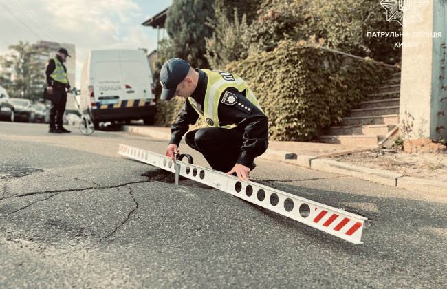 В Киеве проверяют состояние покрытия дорог на наличие ям и оседаний перед зимой