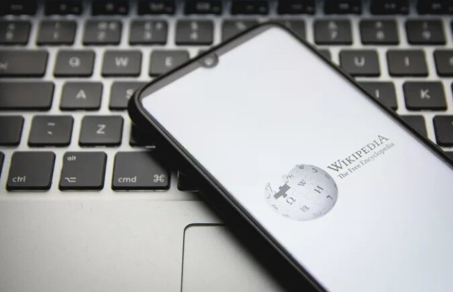 Википедия переживает кризис — искусственный интеллект массово генерирует неправдивые статьи