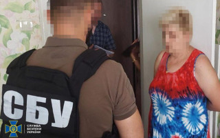 У Черкасах судитимуть чиновницю, яка звеличувала окупантів та звинувачувала Україну в обстрілах своїх територій