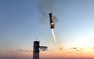 SpaceX вперше змогла посадити носій Super Heavy після запуску Starship, відео