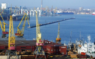 Одесский порт атаковали баллистикой — повреждены корабли, есть жертва