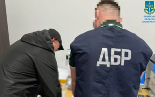 На Львівщині судитимуть правоохоронців, які за $4 000 обіцяли закрити кримінальне провадження