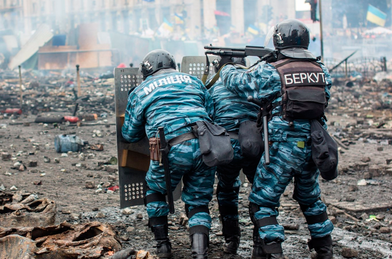 Судитимуть «беркутівців», які зробили перші постріли на Майдані