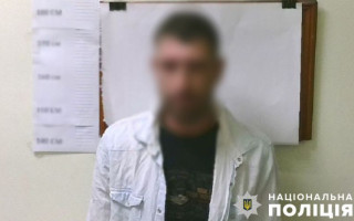 В Киеве задержали мужчину, который посреди улицы тяжело ранил незнакомца