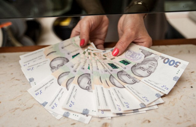 Банк не довів, що дії клієнтки призвели до несанкціонованого зняття коштів з її рахунку — апеляція відмовила у стягненні боргу за кредитом