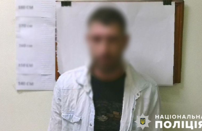 В Киеве задержали мужчину, который посреди улицы тяжело ранил незнакомца