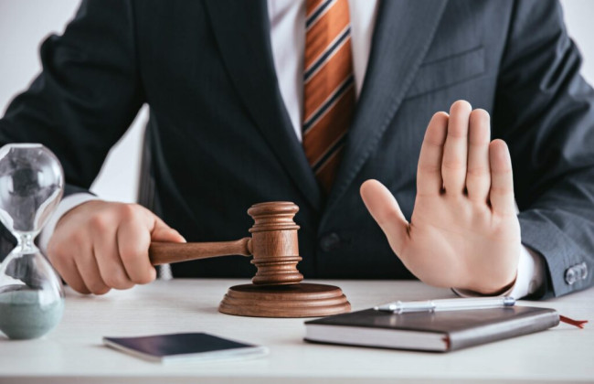 В Швейцарии мужчина, которого уволили 15 лет назад, через суд добился выплаты 145 тысяч долларов за сверхурочную работу