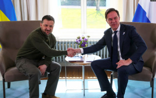 В НАТО сообщили, что Владимир Зеленский примет участие в заседании Украина-НАТО