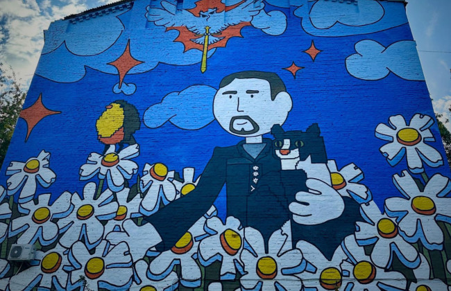 В Киеве с фасада исторического здания уберут мурал с изображением Кирилла Буданова