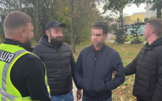 За $10 000 делал уклонистов «студентами» польского вуза для выезда за границу – в Киеве задержали студента-юриста