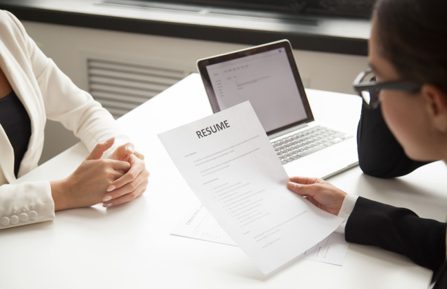 Какой штраф применяется за трудоустройство иностранца без разрешения