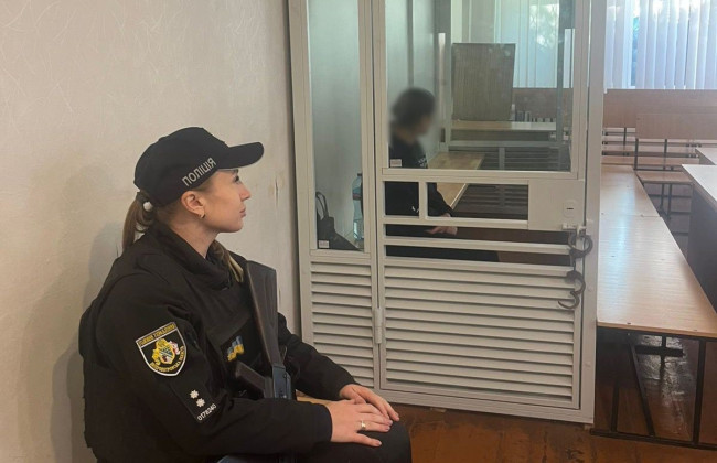 На Нікопольщині жінка пропонувала ворожіння та вкрала сережки у бабусі біля церкви