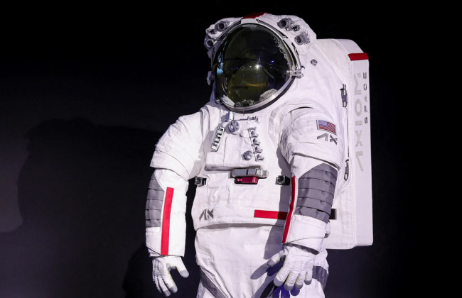 Астронавты на Луне будут носить Prada – в Италии представили дизайн стильного скафандра