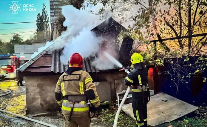 В Шевченковском районе Киева произошел смертельный пожар, фото