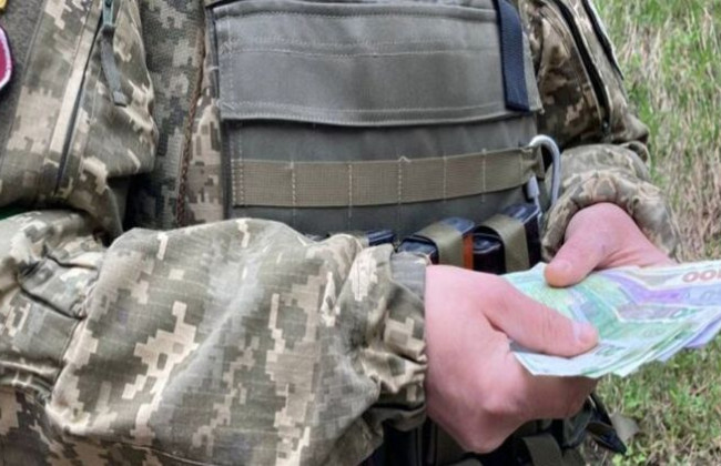 От 2 350 до 100 000 грн — какие есть виды дополнительного вознаграждения для военнослужащих