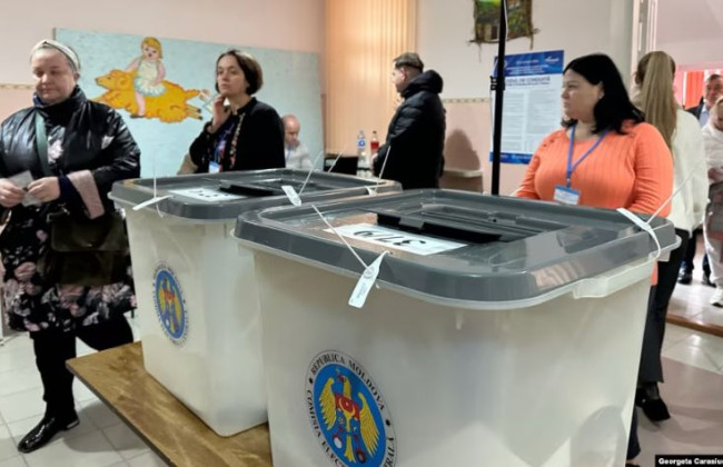 В Молдове проходят президентские выборы и референдум о вступлении в ЕС