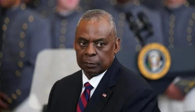 В Киев с неанонсированным визитом прибыл глава Пентагона Ллойд Остин