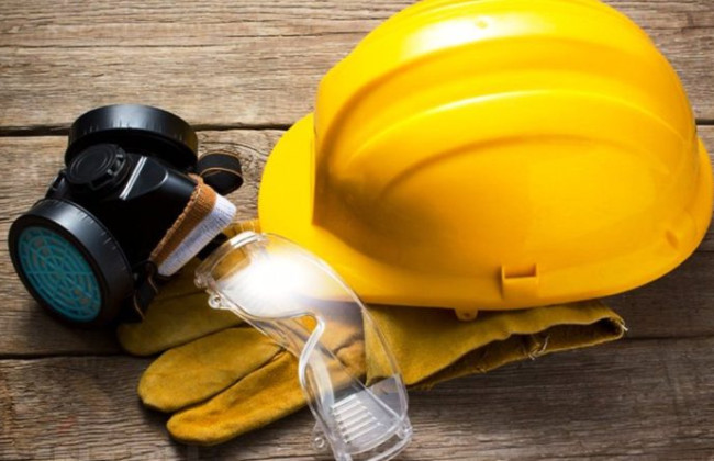 Гоструда объясняет, когда работодатель обязан обеспечить работников средствами индивидуальной защиты
