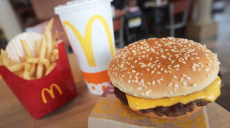 Акции McDonald’s резко упали после массовых отравлений бургерами в США