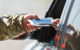 Жена бросила детей в Германии — мужчина придумал историю о «тройне», чтобы уехать за границу