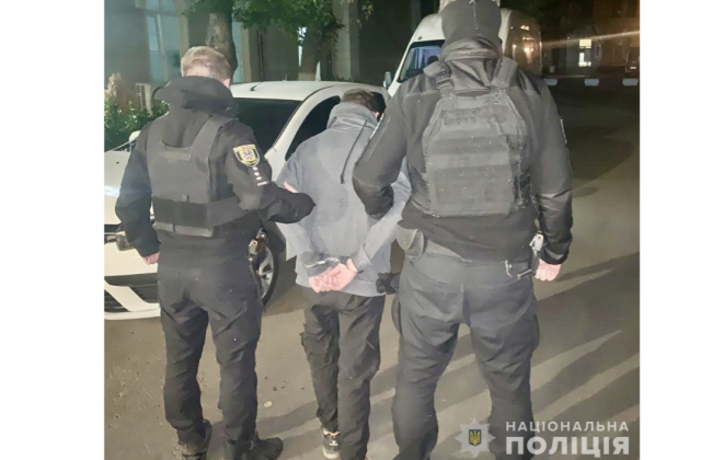 В Одессе горе-отец кулаками пытался «успокоить» плачущую  дочь — ребенок в реанимации