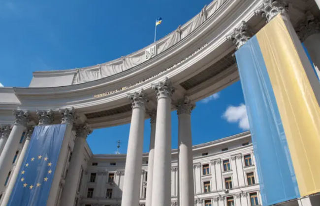 ЕС пригрозил Украине задержать выплату в 4 млрд евро, потому что депутаты не приняли закон об смягчении наказания коррупционерам путем сделок со следствием – письмо