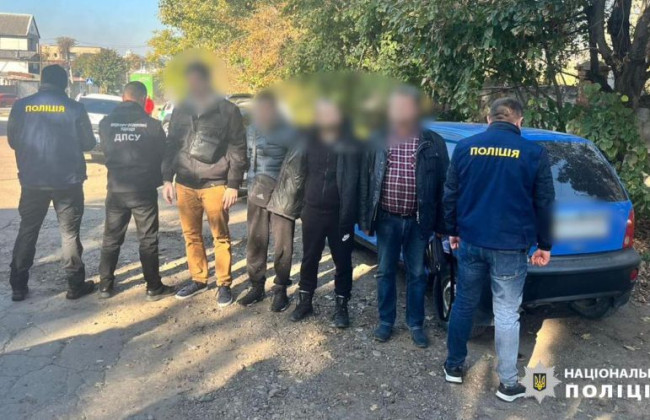 От 5 500 до 9 500 евро с уклониста за «билет» за границу — в Черновцах задержали организаторов схемы