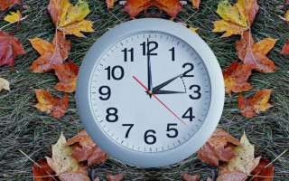 Украина переходит на зимнее время – когда переводить часы