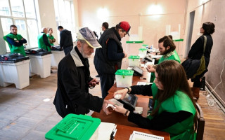 У Грузії закрились виборчі дільниці — екзитполи дають протилежні результати