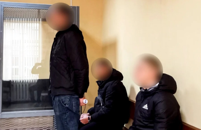 В Ровно мужчина на «заказ» поджег дверь военному и сбежал в Киев