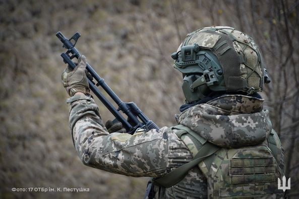 У якому випадку військовий, якому виповнилося 60 років, може продовжити службу