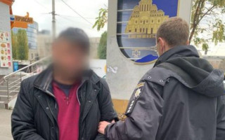 47 ножових поранень — у Києві перед судом постав чоловік, який жорстоко вбив товариша у хостелі