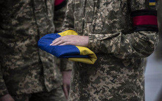 Як захистити права на виплати родинам загиблих військових — роз’яснення суду