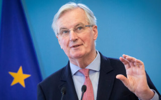 Французький прем'єр успішно пройшов операцію та повернувся до роботи