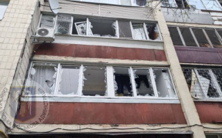 Київ знову атакували російські дрони — падіння уламків зафіксовано у двох районах міста, фото