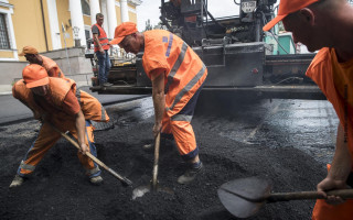 Рух транспорту Наддніпрянським шосе у Києві на кілька днів частково обмежать