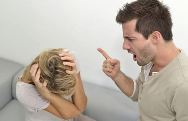 За лайку та погрози ексдружині при дітях суд застосував до кривдника обмежувальний припис — деталі справи