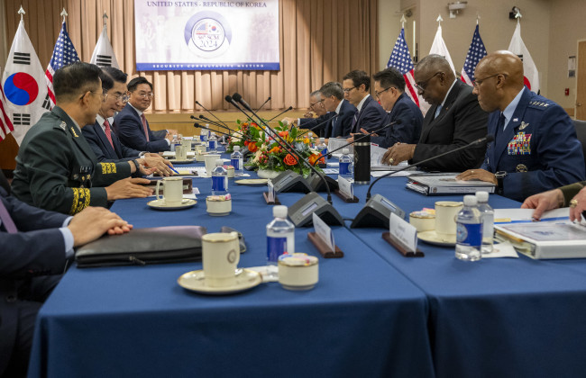 США захищатимуть Південну Корею всіма видами озброєння, зокрема і ядерними — глава Пентагону