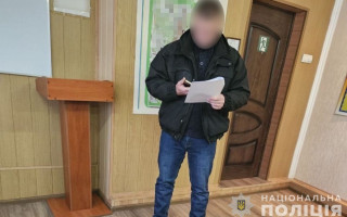 Экссельский председатель фальсифицировал документы, отписав родственнице землю на 800 тысяч гривен