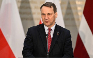 Сікорський відповів Зеленському щодо МіГів: Ми намагаємося допомогти, але ми також є прифронтовою країною