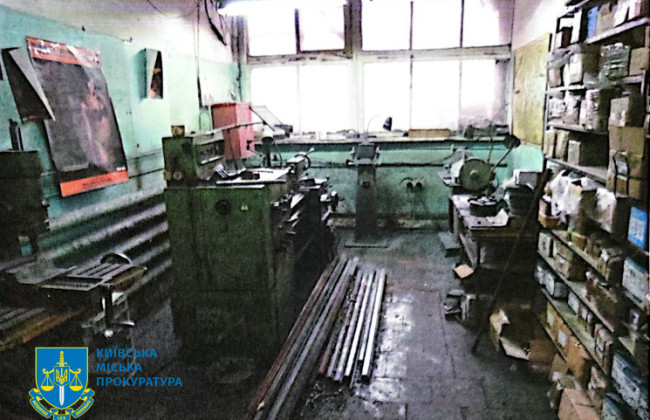 В Киеве будут судить директора общества, где токарю оторвало 2 пальца на станке