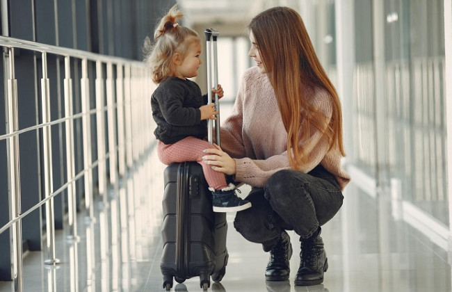 Выезд матери с ребенком за границу из-за войны не может быть расценен как уклонение от исполнения судебного решения — суд