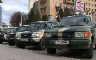 Уряд спростив реєстрацію волонтерських автомобілів для військових