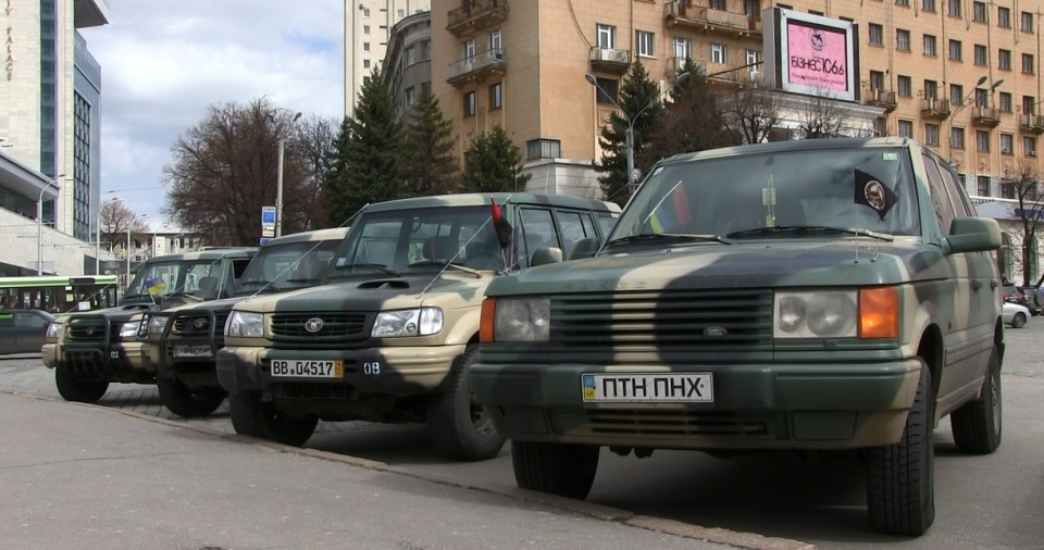 Правительство упростило регистрацию волонтерских автомобилей для военных