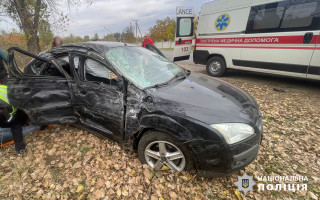 На Черкащині нетвереза водійка врізалася в дерево, травмувавши пасажирку