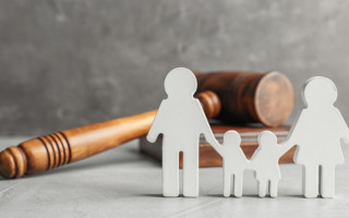 Как взыскать алименты, если второй родитель проживает за границей