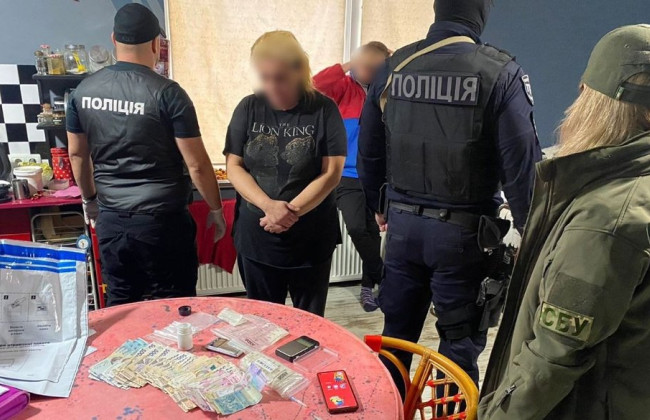 На Закарпатье группа лиц в продуктах поставляла наркотики и психотропы в тюрьму