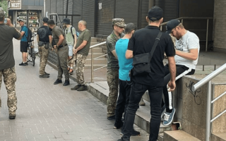 Потрібно мобілізувати 500 тисяч чоловіків, про що раніше казав Залужний, — нардеп Роман Костенко