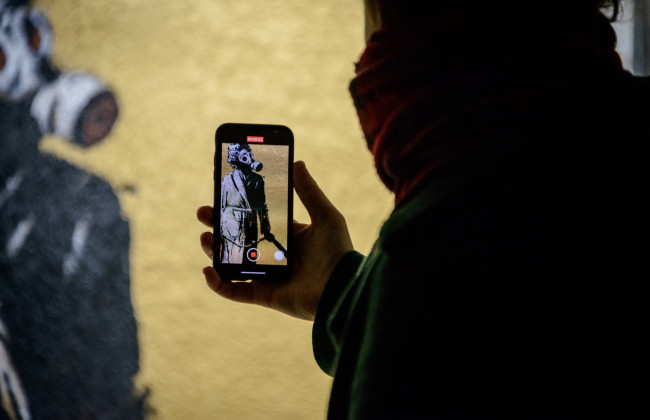 Граффити Бэнкси, которое пытались украсть, срезав со стены в Гостомеле, переедет в Киево-Печерскую лавру