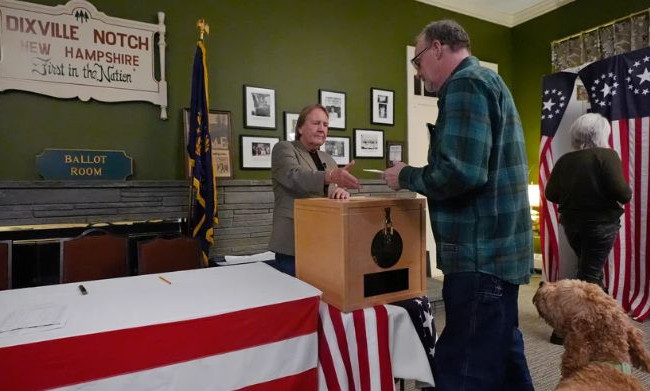 В США начались президентские выборы — известны результаты с первого участка